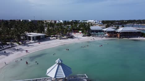 punta cana, república dominicana - abril de 2023 - captura desde el dron en la marina de punta cana república dominicana