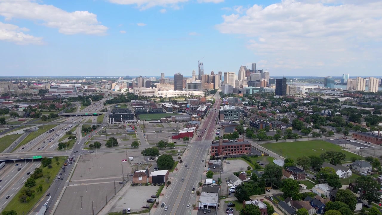 Vista aérea del barrio de Corktown en Detroit, Míchigan, EE. UU.