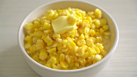 Buttered-corn-or-Sweet-corn-with-butter