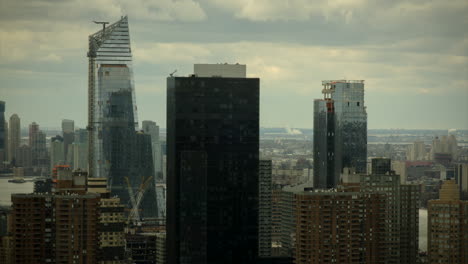 This-is-a-time-lapse-of-the-NYC-Skyline-as-the-camera-faces-downtown-and-battery-park