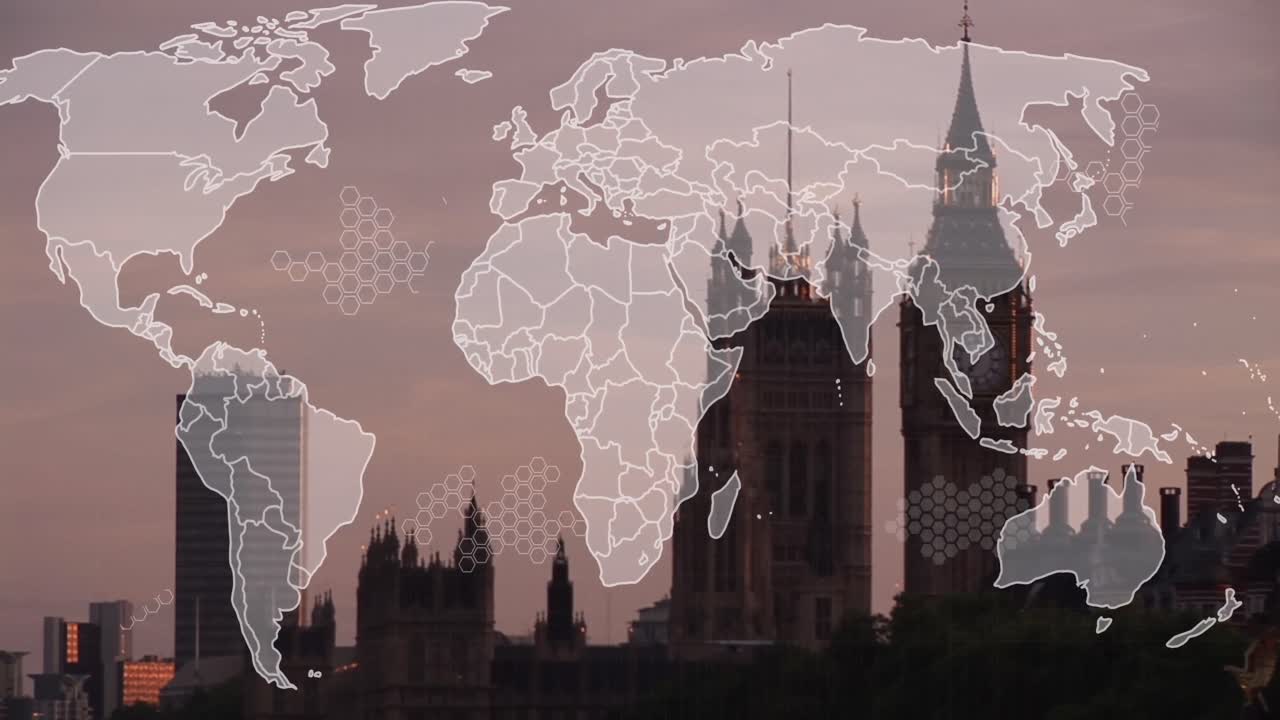 Animation einer Weltkarte und Datenverarbeitung über der Londoner Skyline.