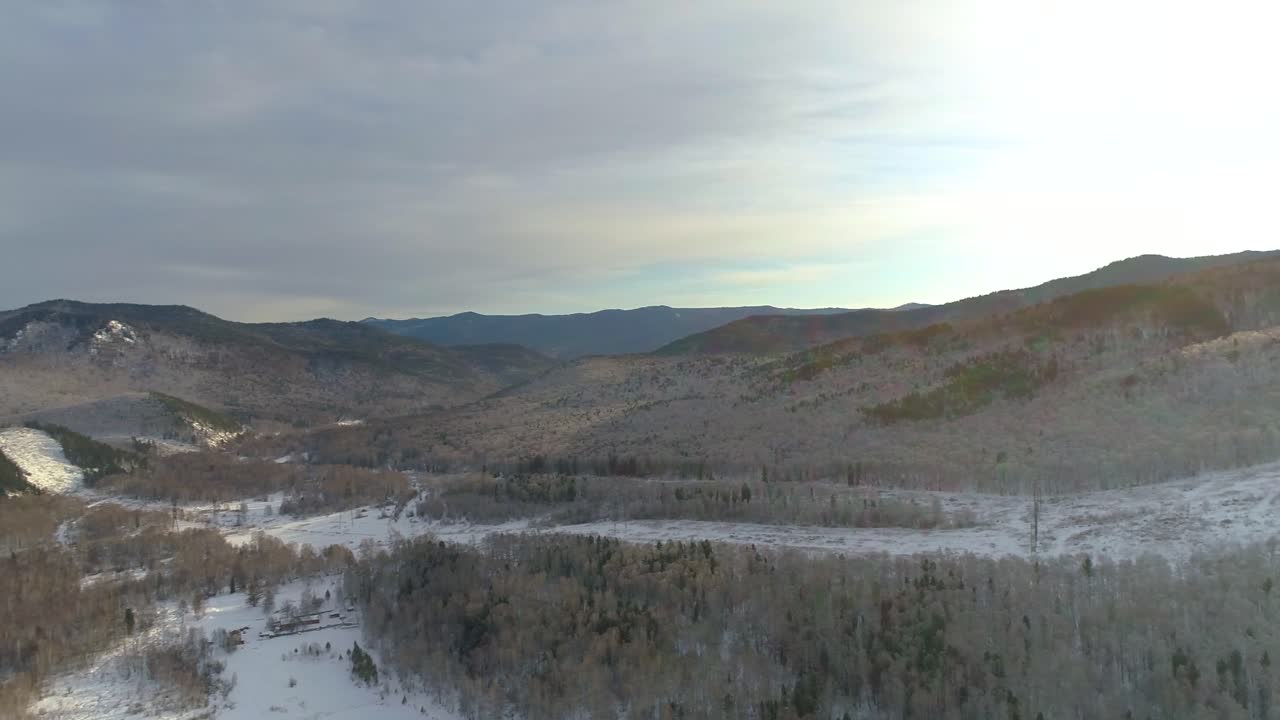 paisaje de montaña de invierno