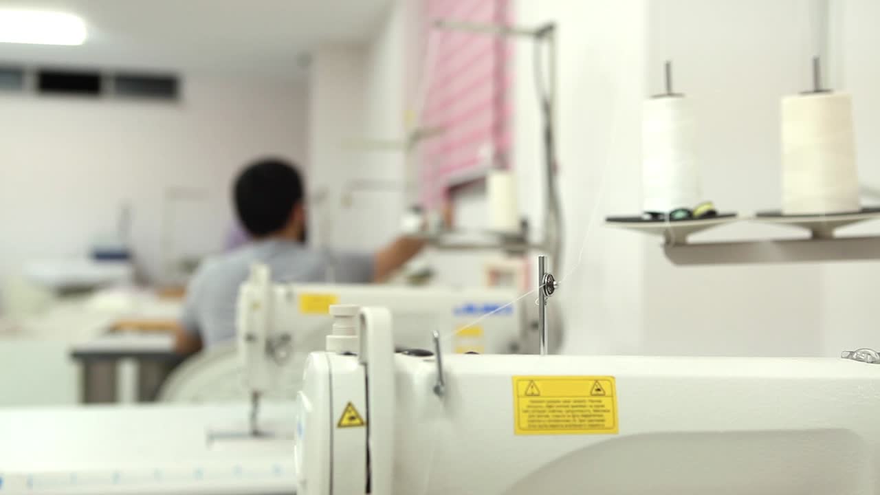 옷을  ⁇ 는 옷을  ⁇ 는 작업실 1