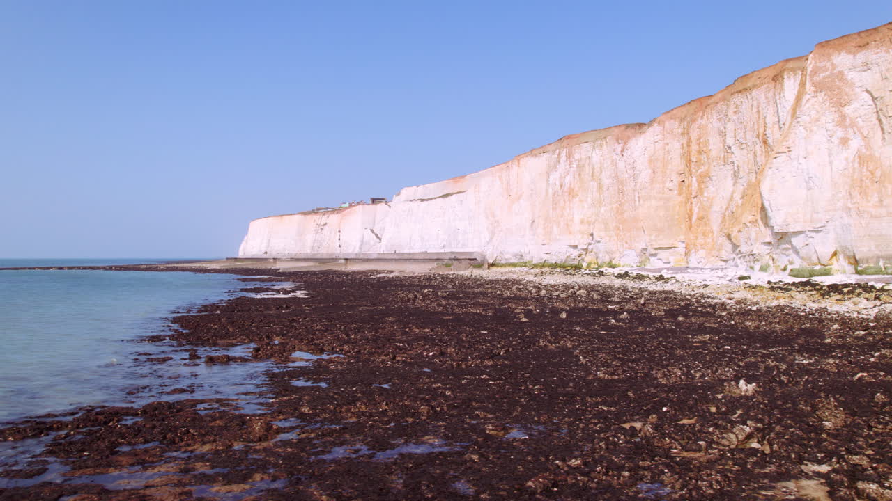 снимок с беспилотного летательного аппарата, сделанный с клифтов мирахэвена