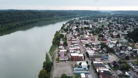 Flug-über-Middleport,-Ohio,-Angrenzend-An-Den-Ohio-River