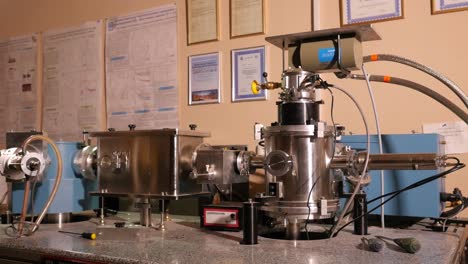 laboratory vacuum equipment