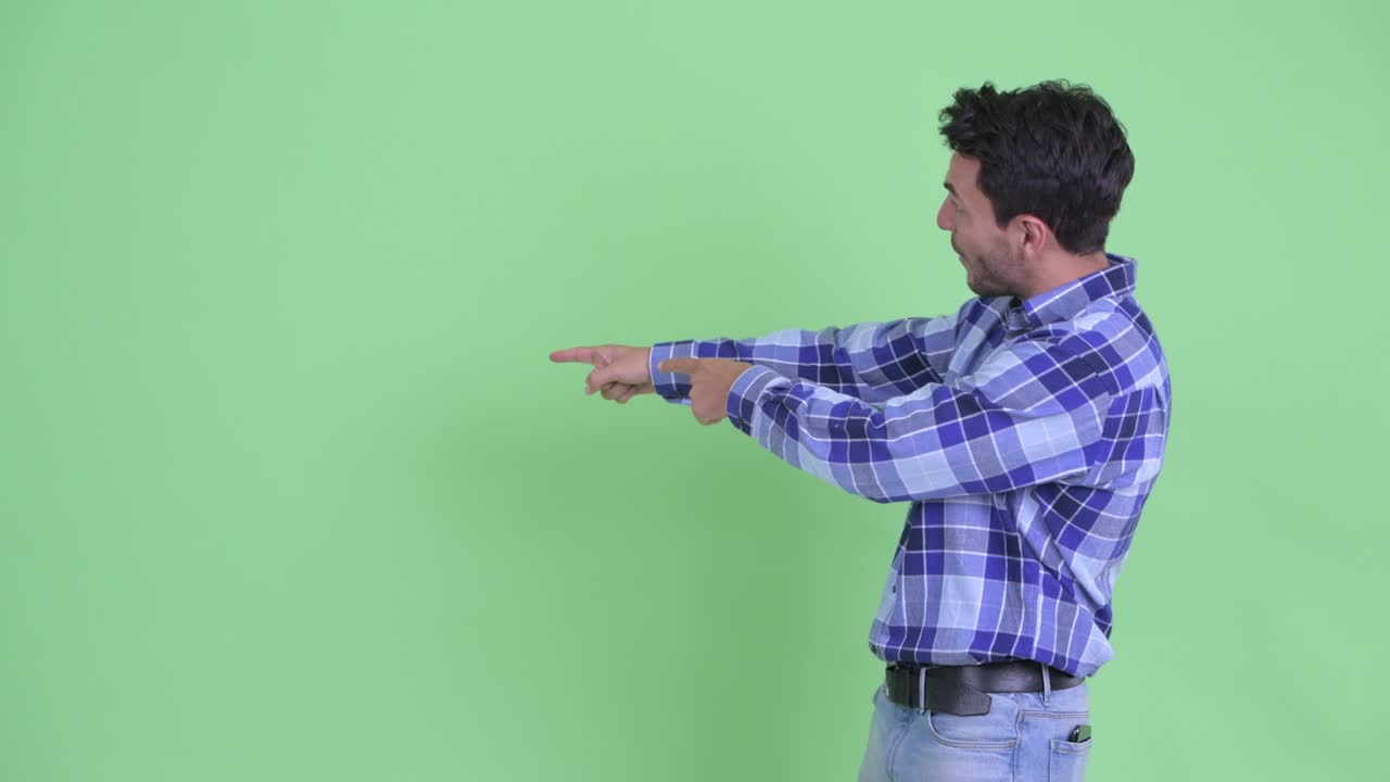 joven y guapo hombre hispano