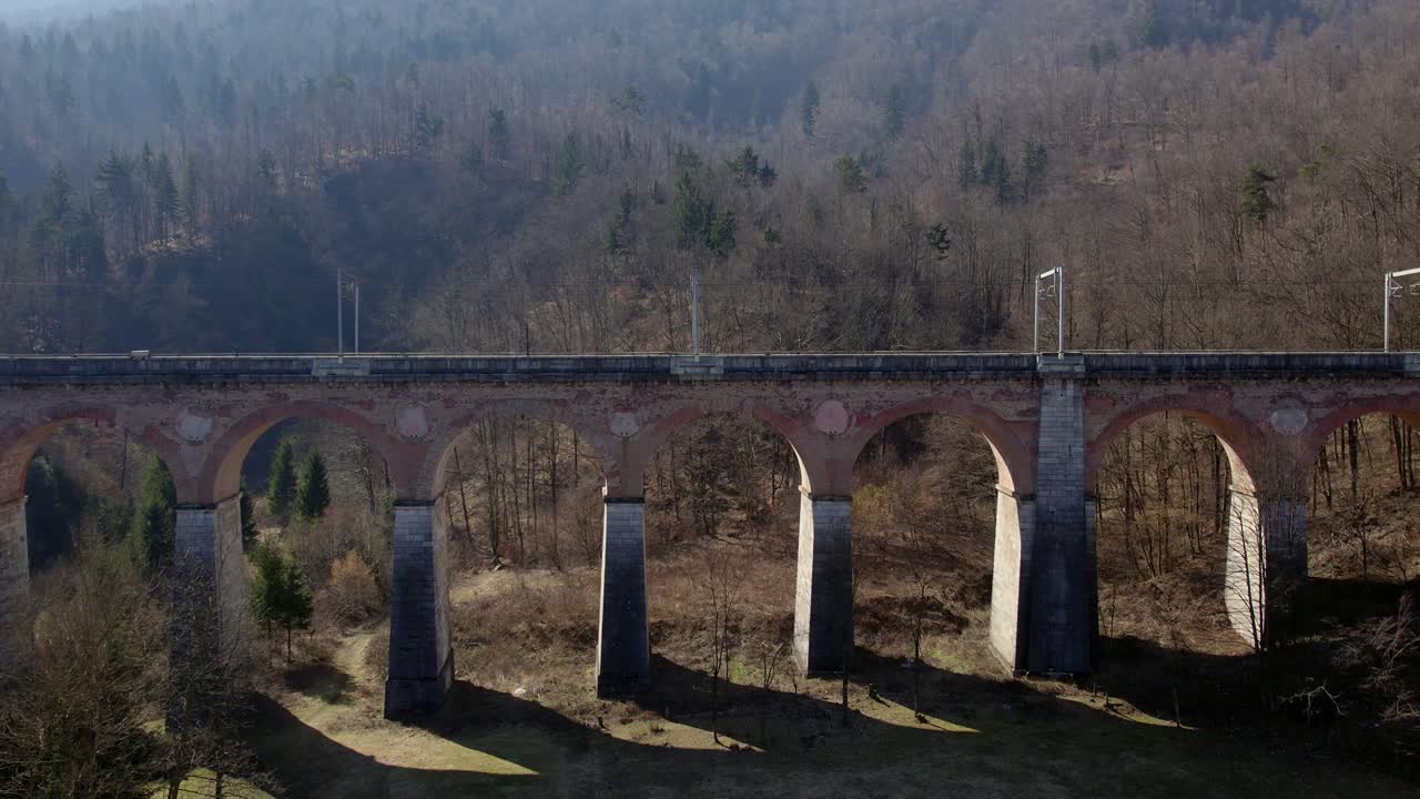 tren puente drone sacar borovnica eslovenia