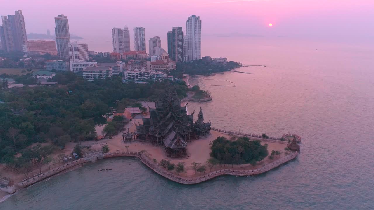 el atardecer en pattaya