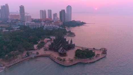 Sonnenuntergang-In-Pattaya