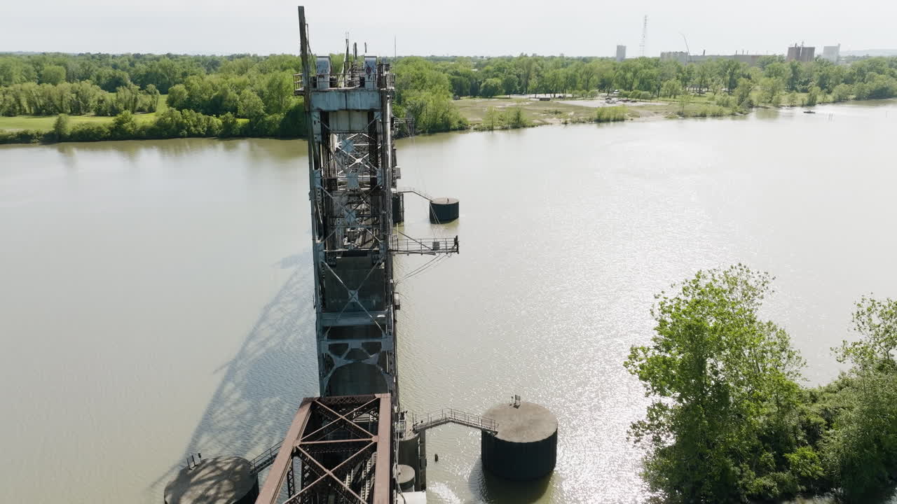 отступление через стальной мост в ли-крик-парке, штат арканзас, соединенные штаты