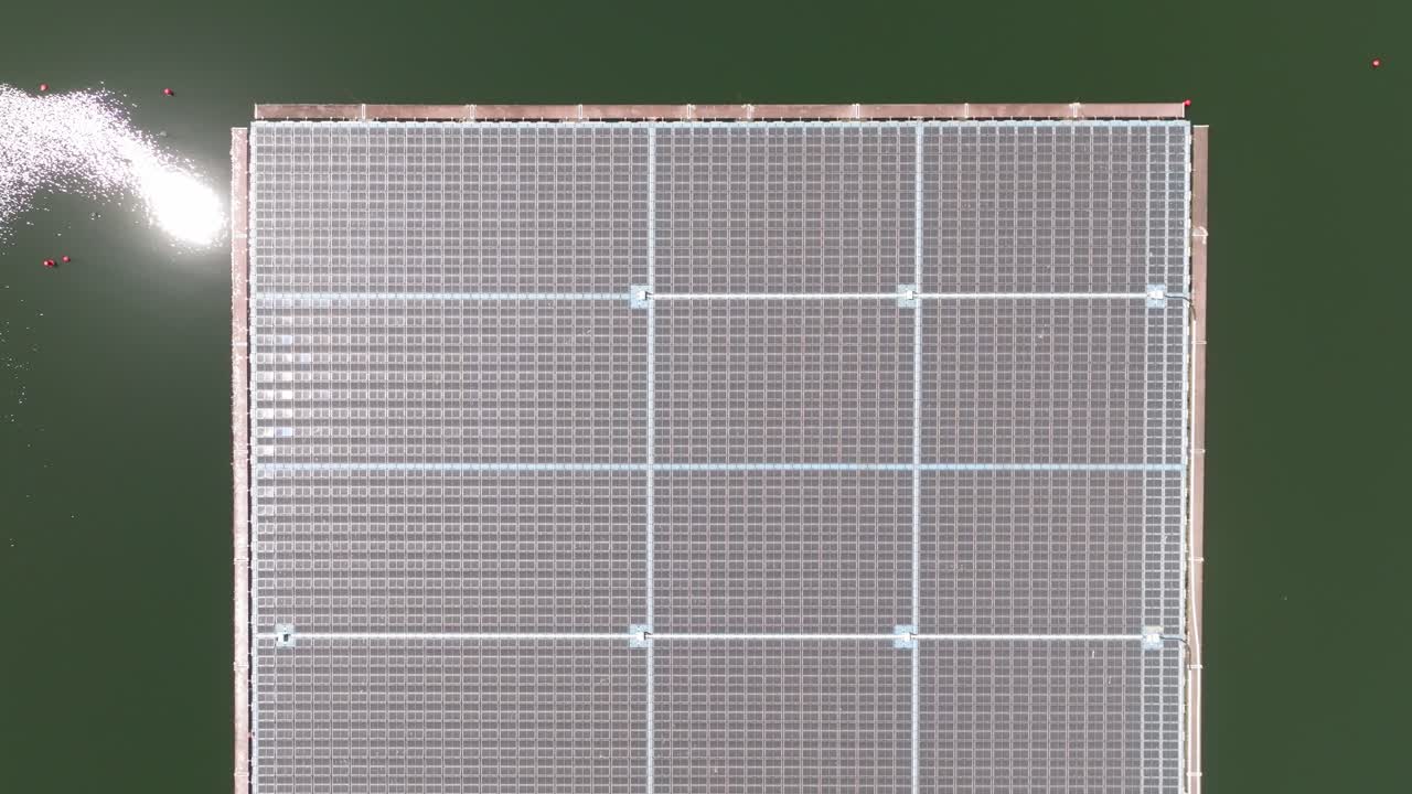 Flying from one end to the other of the large floating solar farm in Alqueva dam