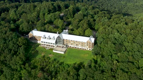 Lodge-Estate-Building-at-Amicalola-State-Park-in-Georgia---Aerial-Overhead-View