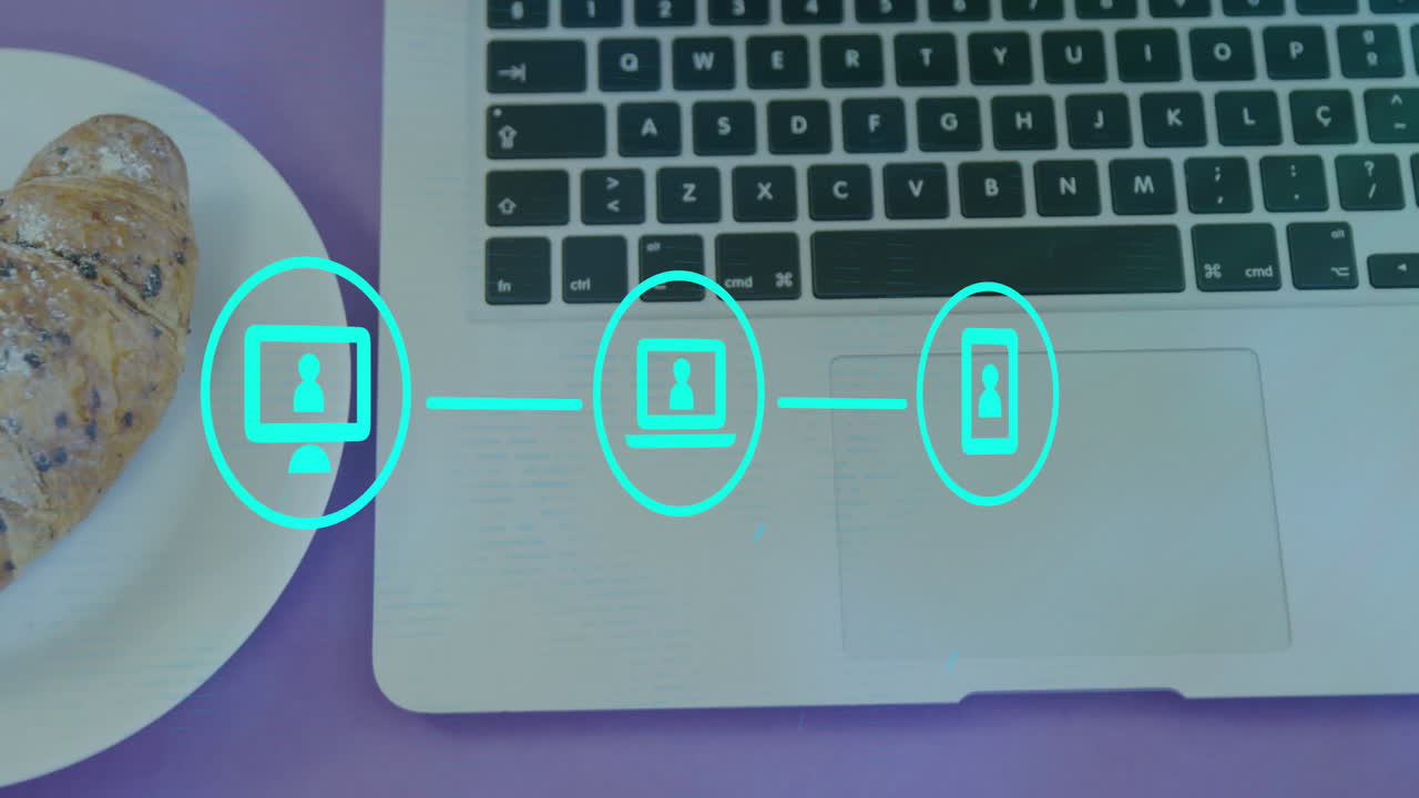 animación de iconos de medios en el portátil en la oficina