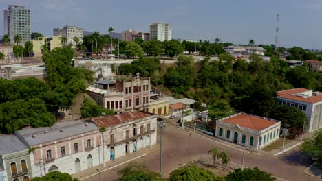 Eine-Luftaufnahme-Des-Historischen-Zentrums-Der-Stadt-Corumba,-Brasilien