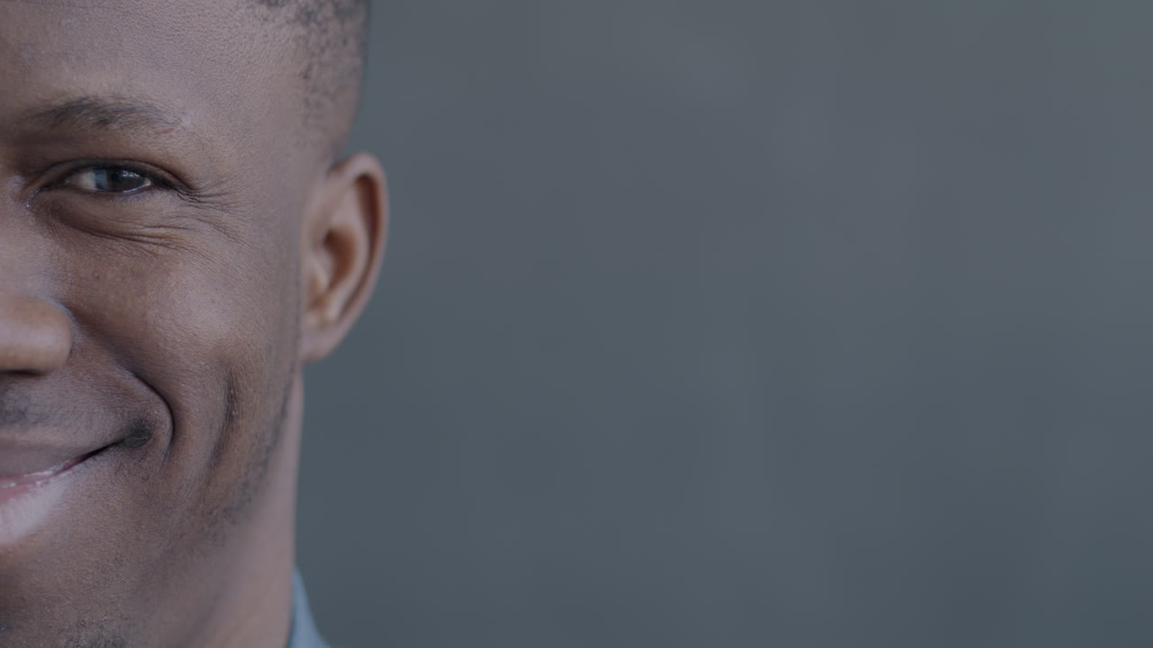 웃는 남자 의 클로즈업 초상화