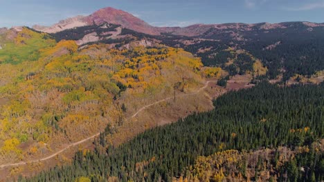 Espen-Drehen-Am-Kebler-Pass,-Colorado