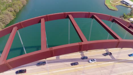 Traffic-jam-slowly-moving-across-the-Pennybacker-Bridge-in-Austin,-Texas