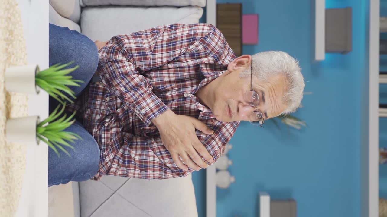 Vertical video of The man who doesn't feel well.