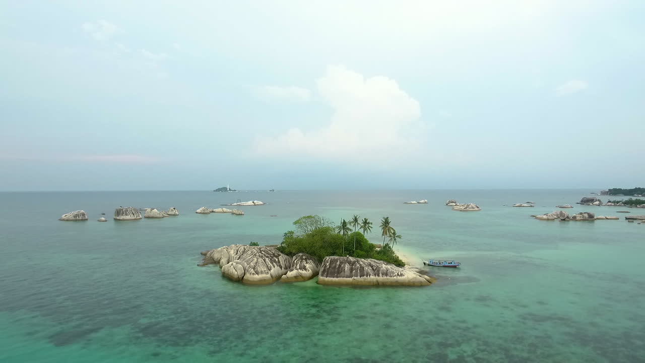 isla en medio del mar