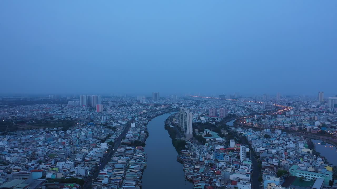 일출 전 이른 아침