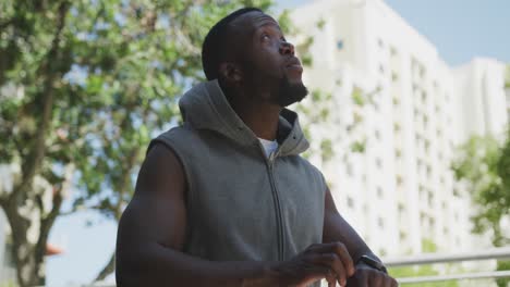 Man-exercising-in-an-urban-setting