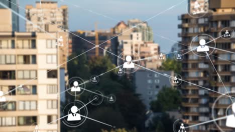 animación de la red de conexiones con las personas iconos sobre el paisaje urbano