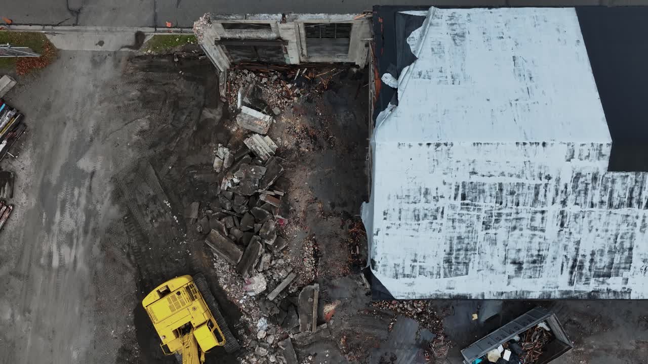 y mirada oscura y melancólica durante un día de tormenta