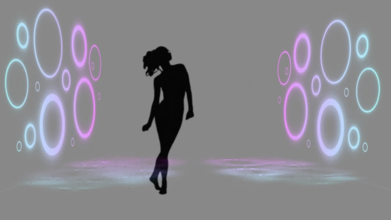 Animazione di una persona che balla con cerchi rosa luminosi su sfondo grigio