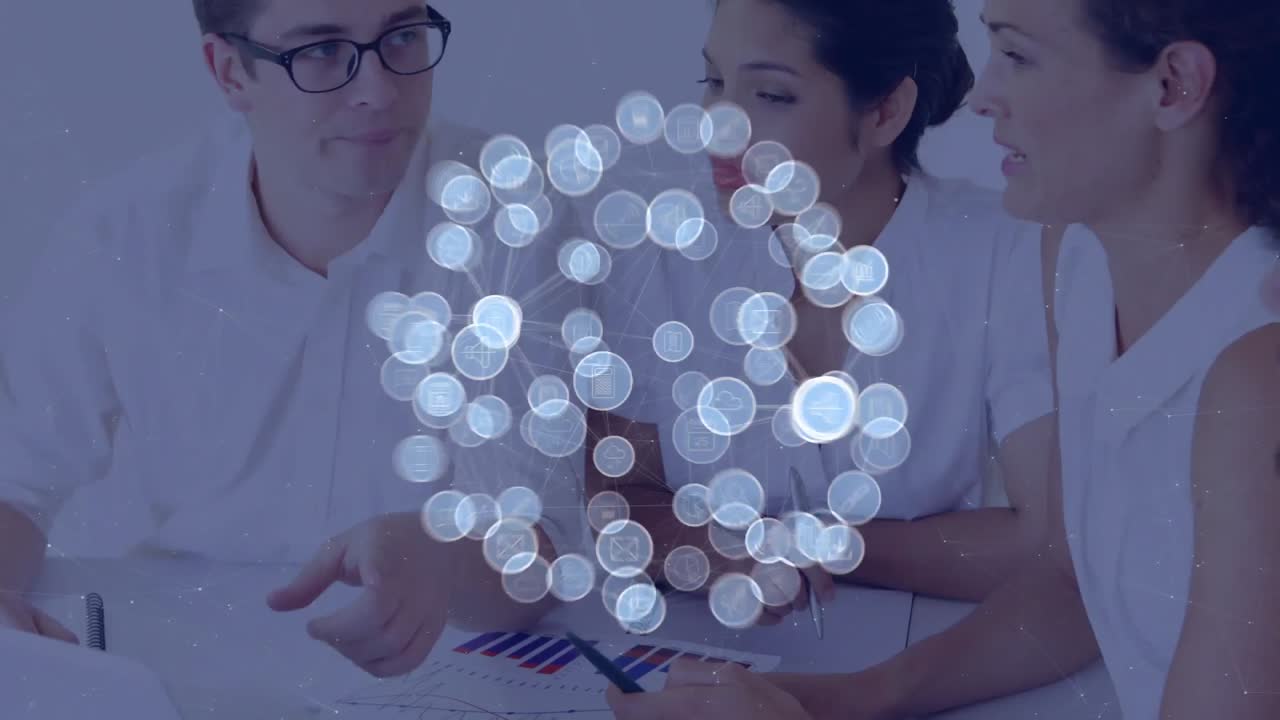 анимация сети связей с иконами над различными деловыми людьми в офисе