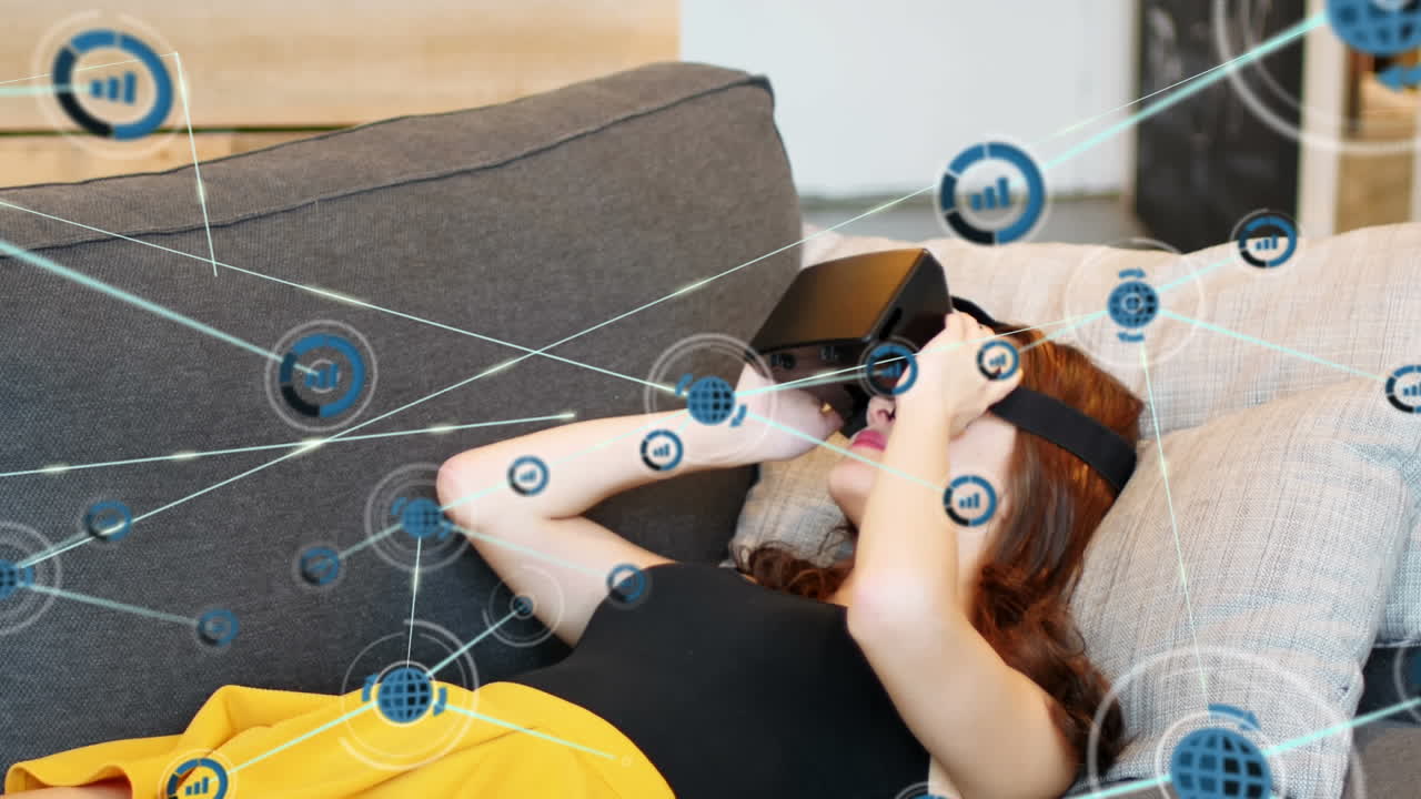 animación de la red de conexiones con iconos sobre la mujer que usa auriculares vr