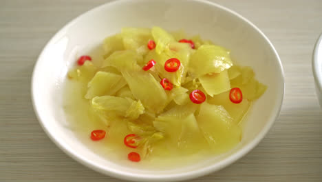 Ensalada-Picante-De-Col-O-Apio-Con-Aceite-De-Sésamo---Estilo-De-Comida-Asiática