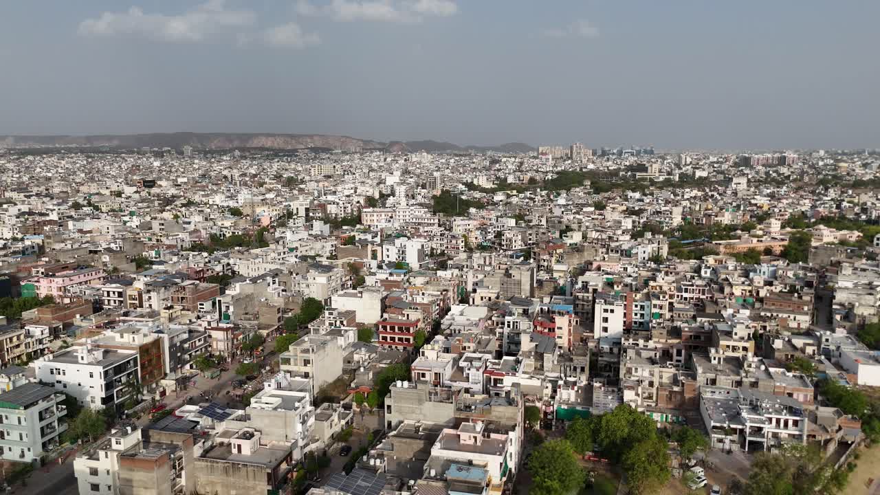 Overhead drone shot of Jaipur's dense population.