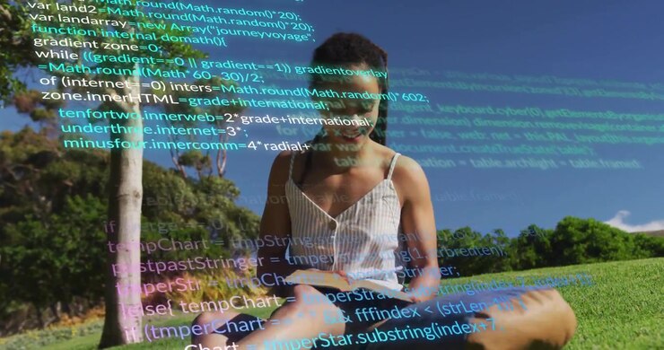 Vrouw opent boek naast boom op grashelling en start code-overlay die technologische onderdompeling toont