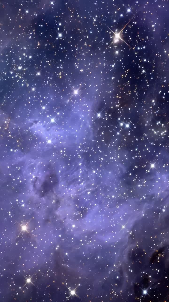 En fantastisk reise gjennom kosmos: Himmelske fremvisninger av stjerner, stjernetåker og kosmiske underverk fanget i to rammer av en fascinerende video