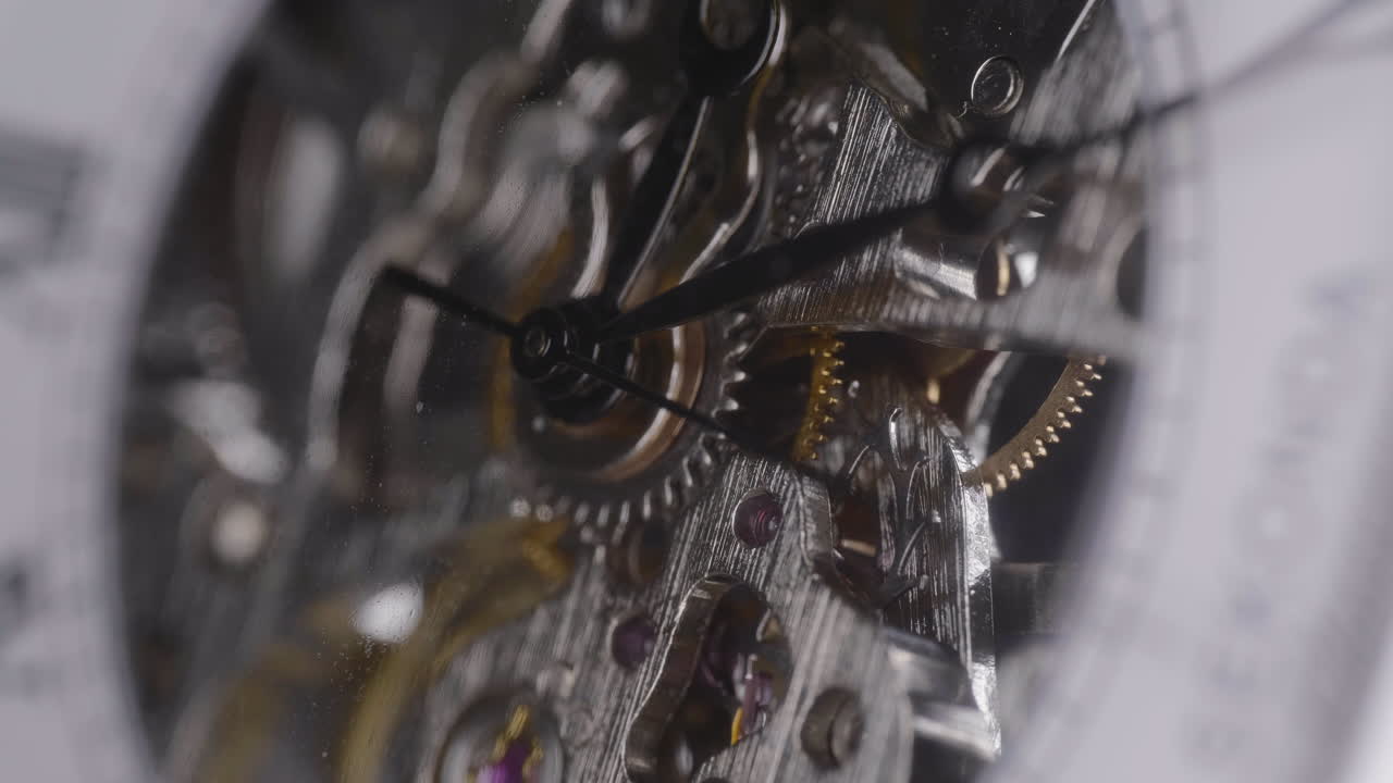 engranajes, mecanismo y manecillas de reloj de bolsillo vintage.