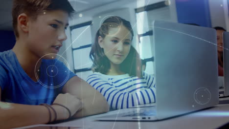 animación de conexiones sobre estudiantes diversos felices que usan tecnología en la escuela