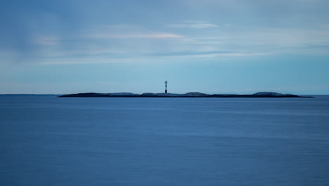timelapse de un faro en el zoom del mar del norte