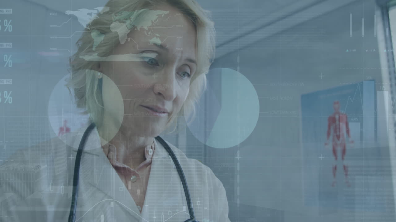 animazione dell'interfaccia infografica, vista a basso angolo di una dottoressa che utilizza un tablet digitale in ospedale