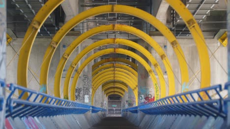 Biking-path-under-the-freeway-in-Vienna