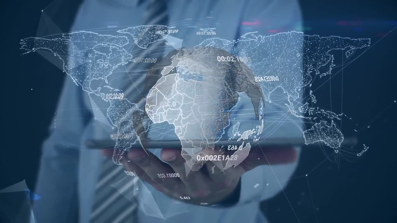 animación del globo con procesamiento de datos y mapa del mundo sobre empresario caucásico usando tableta