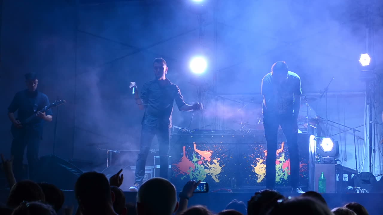 Concerto del gruppo New Level. Ucraina, Berdyansk. Riprese notturne