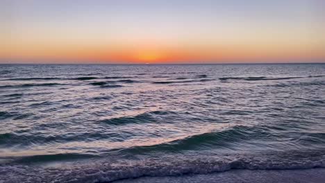 Sonnenuntergang-Am-Strand-Von-Amelia-Island,-Schwenkaufnahme_iPhone-Pro-12-Max_4k30fps