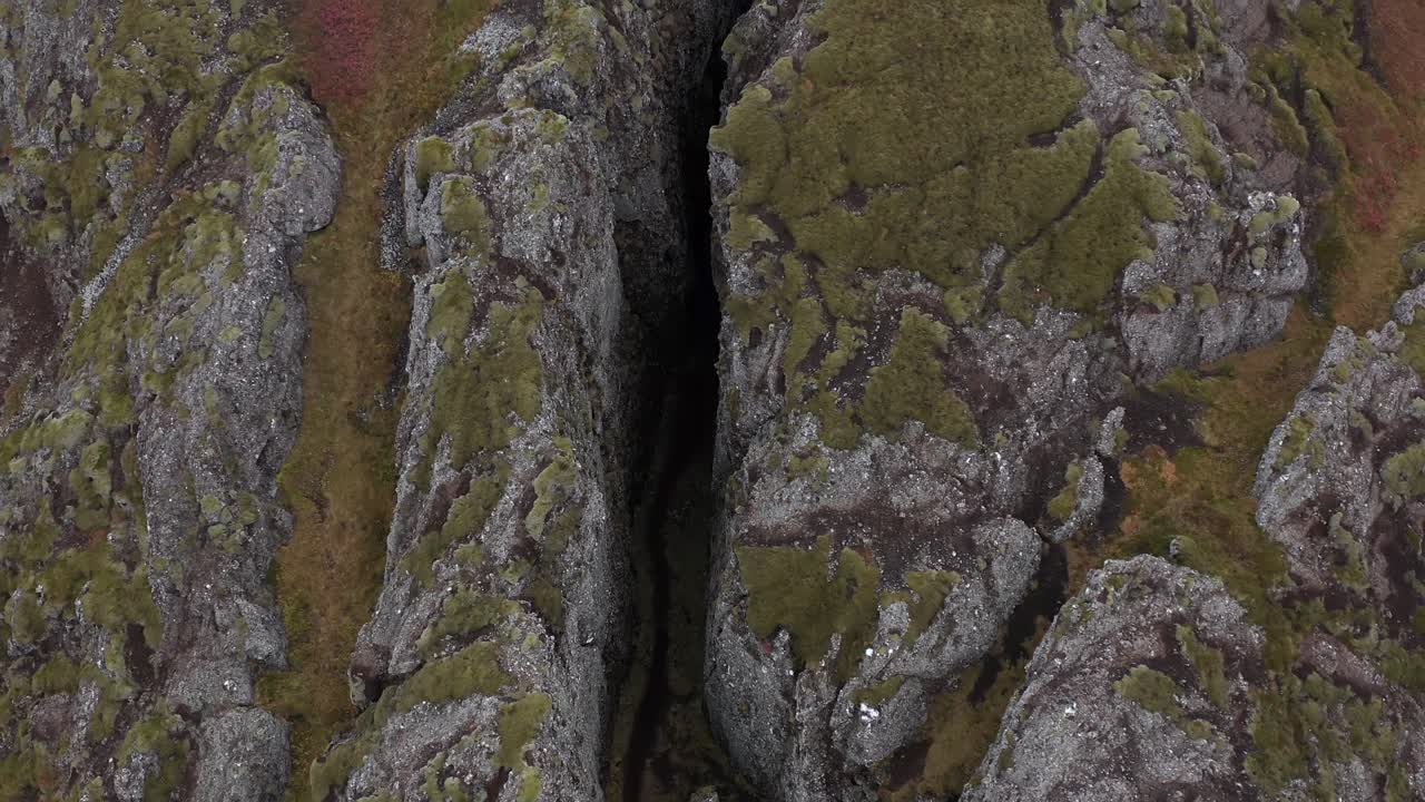 antena cinematográfica de la popular crevasse lambafell en islandia, atracción turística