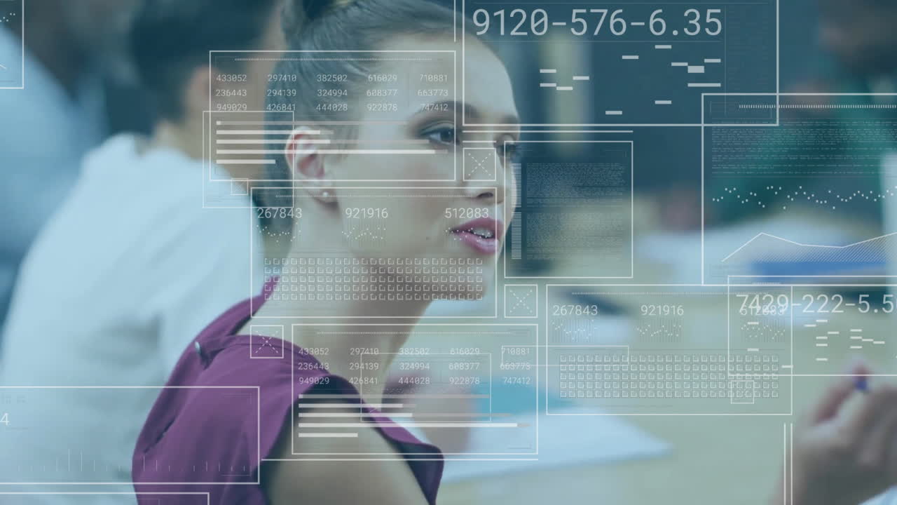 animación de procesamiento de datos sobre mujer de negocios biracial en una reunión en la oficina