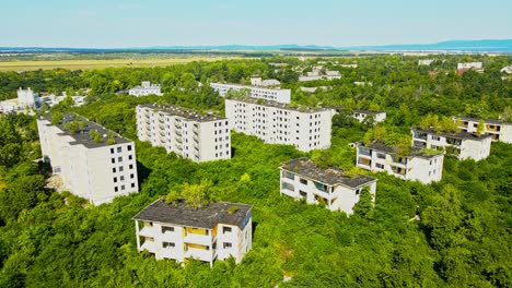 Imágenes-Aéreas-De-Drones-De-4k-Del-Pueblo-De-Szentkirályszabadja-En-Veszprém---Hungría