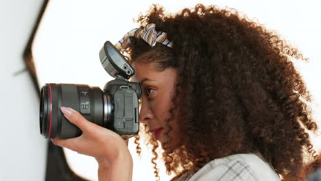 Photographer-woman,-camera