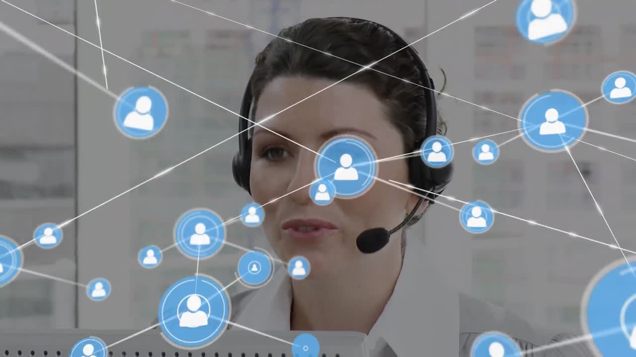 animación de una red de conexiones e iconos sobre una mujer de negocios con auriculares