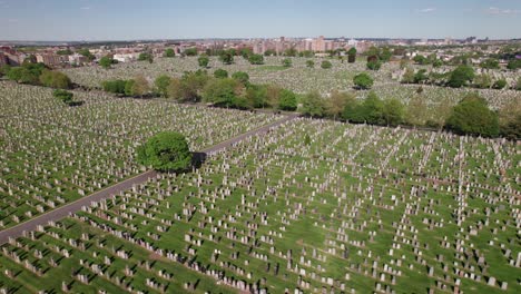 Wahnsinnig-Großer-Friedhof-In-Queens,-New-York