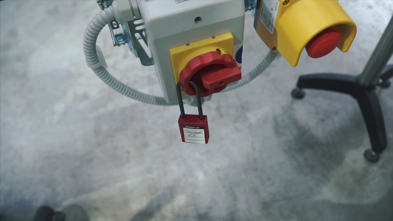 Lockout/Tagout Procedure on Electrical Panel